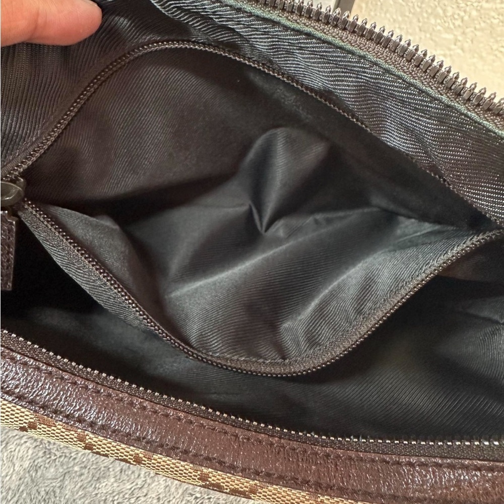 Gucci crossbody bag. - Picture 6 of 16